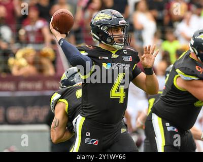 Reilly Hennessey (Stuttgart Surge #4), Stuttgart Surge vs. Rhein Fire, American Football, European League of Football, Halbfinale, Saison 2024, 08.09.2024, Foto: EIBNER/Florian Schust Stockfoto