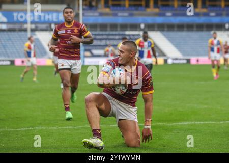 Huddersfield, Großbritannien. September 2024. TUI Lolohea von Huddersfield Giants feiert seinen Versuch während des Spiels Huddersfield Giants gegen London Broncos im John Smith's Stadium, Huddersfield, Vereinigtes Königreich, 8. September 2024 (Foto: Alfie Cosgrove/News Images) in Huddersfield, Vereinigtes Königreich, am 8. September 2024. (Foto: Alfie Cosgrove/News Images/SIPA USA) Credit: SIPA USA/Alamy Live News Stockfoto