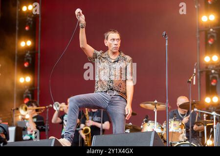 Preston, England, 8. September 2024. Shed Seven spielt die Hauptbühne bei BBC Radio 2 im Park in Preston. Quelle: Izzy Clayton/Alamy Live News Stockfoto