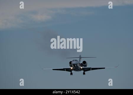 Privatjet landet am Flughafen Batumi Stockfoto