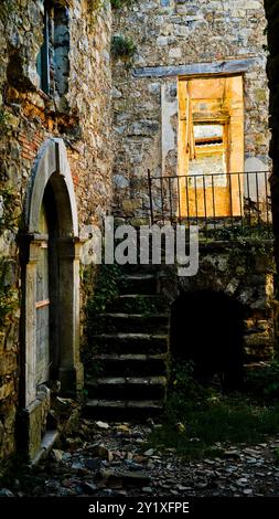 Roscigno Vecchio, Geisterdorf, Salerno, Kampanien, Italien Stockfoto