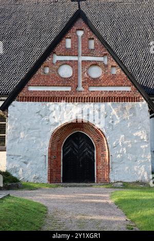 Michaeliskirche, Pernajan Pyhän Mikaelin kirkko, in Pernaja bei Loviisa in Südfinnland, August 2024 Stockfoto