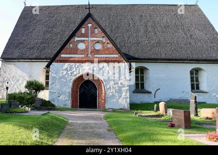 Michaeliskirche, Pernajan Pyhän Mikaelin kirkko, in Pernaja bei Loviisa in Südfinnland, August 2024 Stockfoto