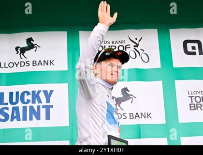 Oscar Onley, TEAM DSM - FIRMENICH gewann die Jugendwertung nach Stage 6 Lowestoft > Felixstowe, Tour of, UK. September 2024. Credit: Pete Goding Credit: Peter Goding/Alamy Live News Stockfoto