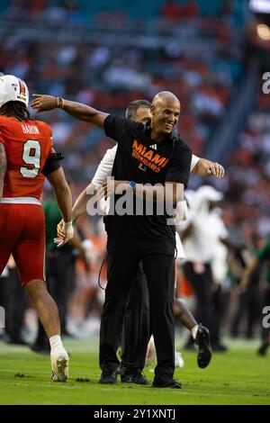 MIAMI GARDENS, FLORIDA - 7. SEPTEMBER: Jason Taylor von den Miami Hurricanes feiert die Florida A&M Rattlers im Hard Rock Stadium am 07. September. Stockfoto