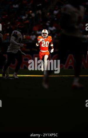 MIAMI GARDENS, FLORIDA - 7. SEPTEMBER: Zaquan Patterson #20 der Miami Hurricanes gegen die Florida A&M Rattlers im Hard Rock Stadium am September Stockfoto