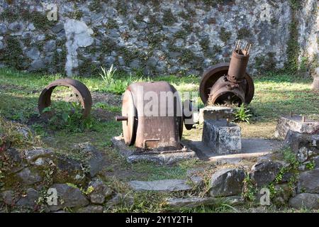 Hell Bourg, Frankreich - 18. August 2022: Blick auf verlassene antike Thermen Stockfoto