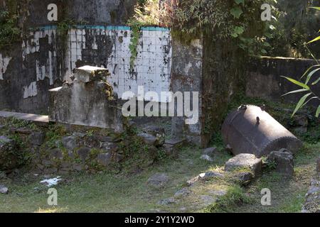 Hell Bourg, Frankreich - 18. August 2022: Blick auf verlassene antike Thermen Stockfoto