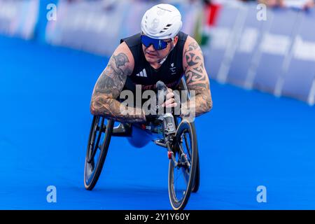 Paris, Frankreich. September 2024. PARIS, FRANKREICH - 8. SEPTEMBER: David Weir vom Team Großbritannien tritt am 11. Tag von Para Athletics: Marathon - Paris 2024 Paralympische Sommerspiele bei der Esplanade des Invalides am 8. September 2024 in Paris an. (Foto: Joris Verwijst/BSR Agency) Credit: BSR Agency/Alamy Live News Stockfoto