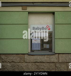 Häuser und Gebäude im Krankenhaus im Sommer heißer Morgen in Liberec 08 31 2024 Stockfoto