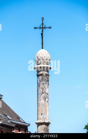 Le perron de Theux EST un Monument érigé en 1456 sur la Place du Perron. IL EST le symbole des libertés communales| das Perron de Theux ist ein Denkmal Stockfoto