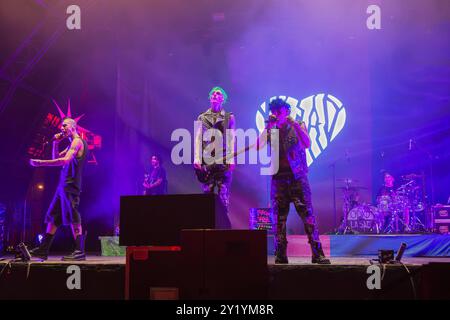 Musikkonzert - La Sad - Summersad Tour 2024 Theo Matteo Botticini, Werk Francesco Emanuele Clemente e Fiks Enrico Fonte von La Sad Sesto San Giovanni MI Carroponte Italien Copyright: XLucaxMicheli/TSCKx/xLiveMediax LPM 1509518 Stockfoto