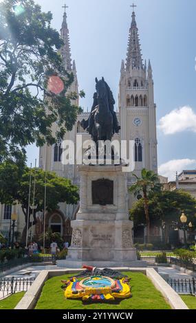 Parque Seminario Simon Bolivar Monument und die Metropolitana Kathedrale von Guayaquil, Ecuador Stockfoto