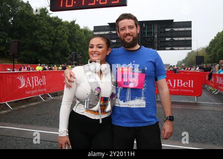 Newcastle upon Tyne, Großbritannien. September 2024. Der Great North Run 2024 mit Läufern für den weltgrößten Halbmarathon für Läufer aller Fähigkeiten, Newcastle upon Tyne, Großbritannien, September 2024, Quelle: DEW/Alamy Live News Stockfoto