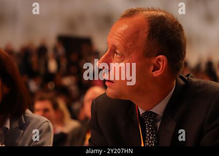 Friedrich Merz nachdenklich bis entschlossen Stockfoto