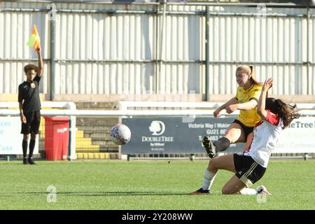 Woking FC Women gegen Abbey Rangers FC Women Southern Regional Womens Football League bei Kingfield Woking FC 8. September 2024 Stockfoto