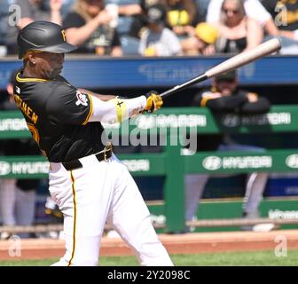 Pittsburgh, USA. September 2024. Der Pittsburgh Pirates Outfield Andrew McCutchen (22) Homer im dritten Inning im PNC Park gegen die Washington Nationals am Sonntag, den 8. September 2024 in Pittsburgh. Foto: Archie Carpenter/UPI Credit: UPI/Alamy Live News Stockfoto