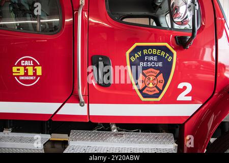 Bay Roberts Fire Rescue Schild an der Tür eines Feuerwehrwagens in Bay Roberts, Neufundland & Labrador, Kanada Stockfoto