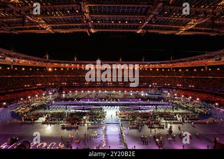 Paris, Frankreich. September 2024. PARIS, FRANKREICH - 8. SEPTEMBER: Ein allgemeiner Überblick über die Innenausstattung während der Abschlusszeremonie der Paralympischen Spiele Paris 2024 im Stade de France am 8. September 2024 in Paris, Frankreich. (Foto: Joris Verwijst/BSR Agency) Credit: BSR Agency/Alamy Live News Stockfoto