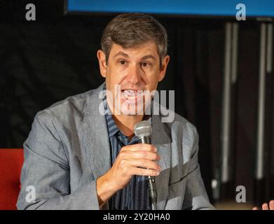 Austin, Tx, USA. September 2024. Mutter Jones Korrespondentin ARI BERMAN spricht am letzten Tag des Texas Tribune Festivals in der Innenstadt von Austin. Das Festival bringt Politiker und einflussreiche Denker aus dem öffentlichen Dienst zusammen, um aktuelle Ereignisse und Politik zu diskutieren. (Kreditbild: © Bob Daemmrich/ZUMA Press Wire) NUR REDAKTIONELLE VERWENDUNG! Nicht für kommerzielle ZWECKE! Stockfoto