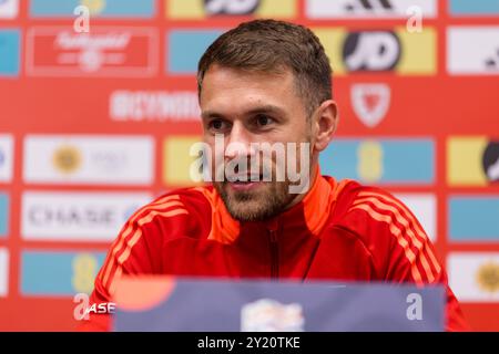 PODGORICA, Montenegro. September 2024. Wales' Kapitän Aaron Ramsey während einer Pressekonferenz in Podgorica, Montenegro vor dem Spiel der UEFA Nations League 2025 zwischen Montenegro und Wales im City Stadium Nikšić am 9. September 2024 (PIC von John Smith/FAW) Credit: Football Association of Wales/Alamy Live News Stockfoto