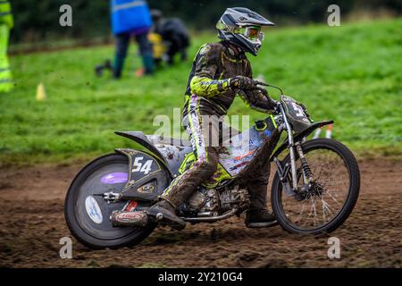 Woodhouse Lance, Gawsworth, Cheshire am Sonntag, den 8. September 2024. Ian Clark (54) in der GT140 Support Class während der ACU British Upright Championships in Woodhouse Lance, Gawsworth, Cheshire am Sonntag, den 8. September 2024. (Foto: Ian Charles | MI News) Credit: MI News & Sport /Alamy Live News Stockfoto