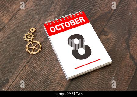 Oktober. Hallo Oktober, würfelförmiger Holzkalender mit Datum am 8. Oktober Stockfoto