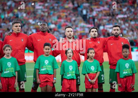 Lissabon, Portugal. September 2024. September 2024. Lissabon, Portugal. Portugals und Bayern Münchener Mittelfeldspieler Joao Palhinha (6), Portugals und Mailand-Stürmer Rafael Leao (17), Portugals und Liverpool-Stürmer Diogo Jota (21), Portugals und Chelsea-Stürmer Pedro Neto (20) und Portugals und Manchester United Mittelfeldspieler Bruno Fernandes (8) in Aktion während der Ligasengruppe 1 der UEFA Nations League, Portugal vs Schottland Credit: Alexandre de Sousa/Alamy Live News Stockfoto