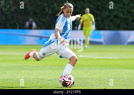 Bogota, Kolumbien. September 2024. Juana Cangaro aus Argentinien beim Spiel der Gruppe F FIFA U-20-Frauen-Weltmeisterschaft Kolumbien 2024 zwischen Argentinien und Costa Rica im Metropolitano de Techo Stadium in Bogota am 8. September 2024. Foto: Julian Medina/DiaEsportivo/Alamy Live News Credit: DiaEsportivo/Alamy Live News Stockfoto