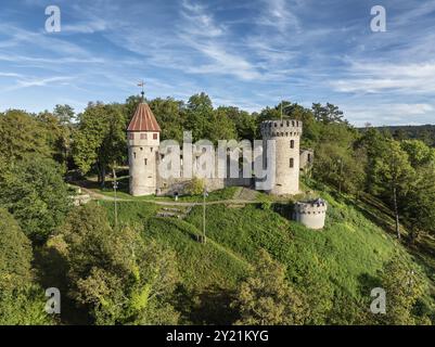 Luftaufnahme der Burgruine Honburg auf dem Honberg über der Stadt Tuttlingen, Stadtteil Tuttlingen, Schwarzwald, Baar, Heuberg, Baden-Wuertt Stockfoto