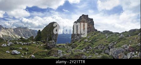 Pieralongia-Felsen auf der Seceda bei Wolkenstein in Gröden, Italien Pieralongia-Felsen auf der Seceda mit Wolkenstein, Italien, Europa Stockfoto