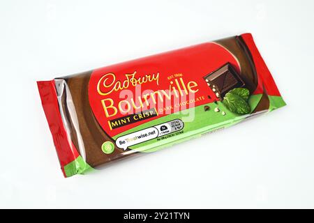 Cadbury Bournville Mint Crisp Dark Chocolate Bar – Wales, Großbritannien – 08. September 2024 Stockfoto