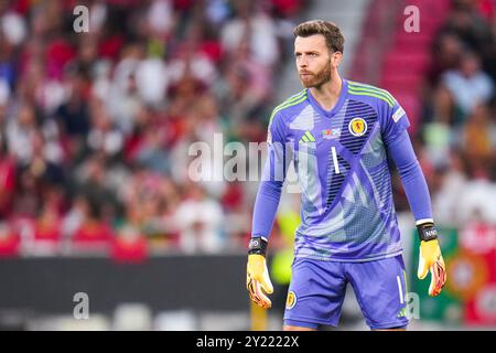 LISSABON, PORTUGAL - 8. SEPTEMBER: Schottischer Torhüter Angus Gunn sieht während der UEFA Nations League 2024/25 Ein Spiel der Gruppe A1 zwischen Portugal und Schottland im Estadio do SL Benfica am 8. September 2024 in Lissabon, Portugal. (Foto: Rene Nijhuis) Credit: René Nijhuis/Alamy Live News Stockfoto