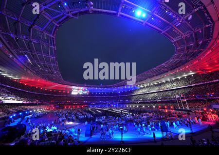 Paris, Frankreich. September 2024. Die Abschlusszeremonie der Paralympischen Spiele 2024 findet am 8. September 2024 in Paris statt. Quelle: Zhang Cheng/Xinhua/Alamy Live News Stockfoto