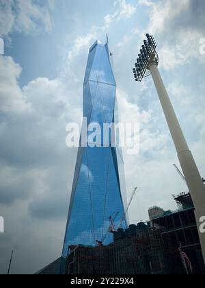 Kuala Lumpur, Malaysia - 31. August 2024: Merdeka 118 Gebäude in Kuala Lumpur, gedreht aus dem Stadion Merdeka. Stockfoto