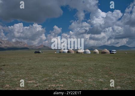 Jurtenlager in der Nähe des Song-Kul-Sees, Kirgisistan Stockfoto