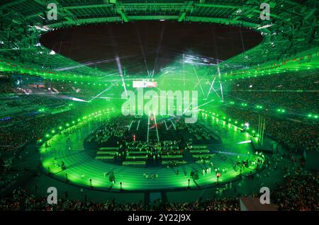Paris, Frankreich. September 2024. Das am 8. September 2024 aufgenommene Bild zeigt die allgemeine Ansicht der Abschlusszeremonie der Paralympischen Spiele 2024 in Paris. Quelle: Hou Jun/Xinhua/Alamy Live News Stockfoto