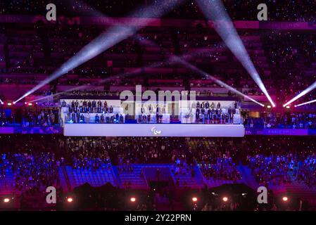 Paris, Frankreich. September 2024. Allgemeiner Blick auf den VIP-Sitzbereich während der Abschlusszeremonie der Paralympischen Spiele 2024 in Paris im Stade de France. Quelle: Fabienne Koch/Alamy Live News Stockfoto