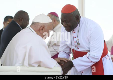 **NO LIBRI** Papua-Neuguinea, Port Moresby, 2024/9/9. Papst Franziskus während der Abschiedszeremonie am Jackson's International Airport in Port Moresby, Papua-Neuguinea Foto von VATIKANISCHEN MEDIEN / Katholisches Pressefoto Stockfoto