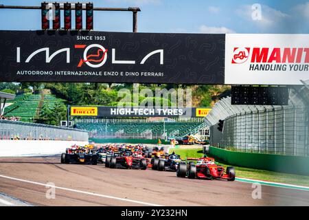 Imola, Italien. September 2024. Start der siebten Runde des Porsche Carrera Cup Italia auf der internationalen Rennstrecke Enzo und Dino Ferrari. Quelle: SOPA Images Limited/Alamy Live News Stockfoto