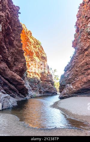 Simpsons Gap, Burt Plain, West MacDonnell Ranges, West MacDonnell National Park (Tjoritja), Northern Territory, Australien Stockfoto