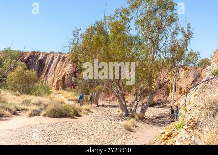 Blick auf Steinbruch, Ochre Pits, West MacDonnell Ranges, West MacDonnell National Park (Tjoritja), Northern Territory, Australien Stockfoto