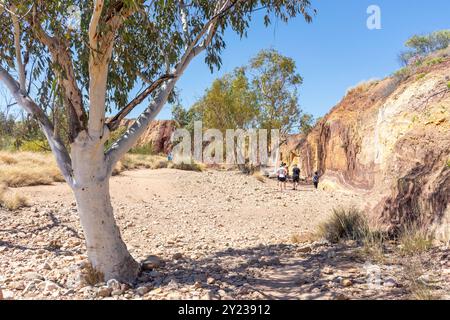 Blick auf Steinbruch, Ochre Pits, West MacDonnell Ranges, West MacDonnell National Park (Tjoritja), Northern Territory, Australien Stockfoto