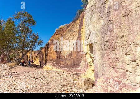 Blick auf Steinbruch, Ochre Pits, West MacDonnell Ranges, West MacDonnell National Park (Tjoritja), Northern Territory, Australien Stockfoto