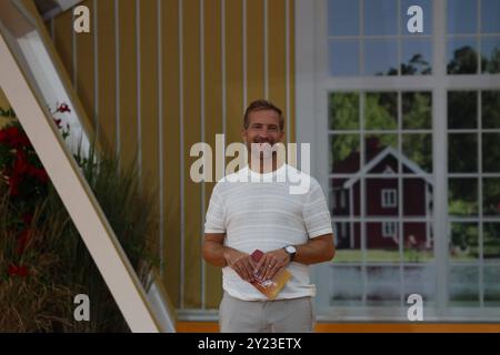 Rost, Deutschland 08. September 2024: Immer wieder Sonntags - Europapark Rust - 08.09.2024 im Bild: Moderator Stefan Mayer Arena Freizeitpark Baden Württemberg *** Rust, Deutschland 08 September 2024 Jeden Sonntag Europapark Rust 08 09 2024 im Bild Moderator Stefan Mayer Arena Freizeitpark Baden Württemberg Copyright: XFotostandx/xHettichx Stockfoto