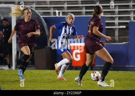 Dallas, Texas, USA. September 2024. Charlie Estcourt #17 treibt den Ball beim USL Super League Spiel zwischen Dallas Trinity FC und DC Power FC im Cotton Bowl nach vorne. Endstand Dallas Trinity FC 1:1 DC Power FC. (Kreditbild: © Javier Vicencio/eyepix via ZUMA Press Wire) NUR REDAKTIONELLE VERWENDUNG! Nicht für kommerzielle ZWECKE! Stockfoto