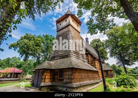 Kirche des Erzengels St. Michael, 15. Bis 16. Jahrhundert komplett aus Holz gebaut, Binarowa, Karpaten, Polen, europa Stockfoto