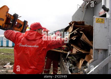 Recycling Abfallvermeidung durch Trennung und Abfallbehandlung Recycling Abfallvermeidung durch Trennung Stockfoto