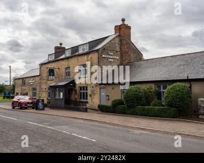 Navigation Inn, ein Pub und Restaurant in Thrupp Wharf am Grand Union Canal, Cosgrove, Northamptonshire, Großbritannien Stockfoto