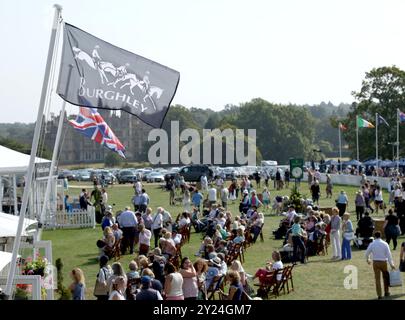 Ein geschäftiger Morgen bei den Defender Burghley Horse Trials in Stamford, Lincolnshire, am 6. September 2024. Stockfoto